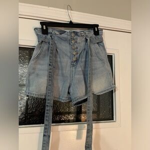 AMERICAN EAGLE Paperbag Shorts W/ Belt Tie